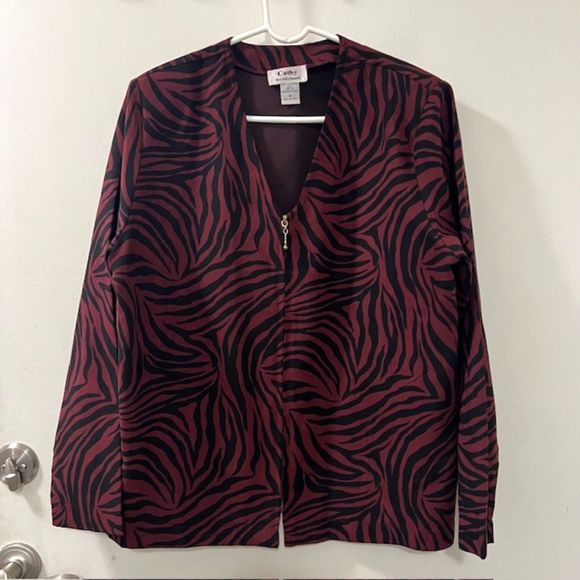 Cathy by Cathy Daniels Maroon Black Animal Zebra Print Full Zip Cardigan Size 16 - Picture 2 of 11